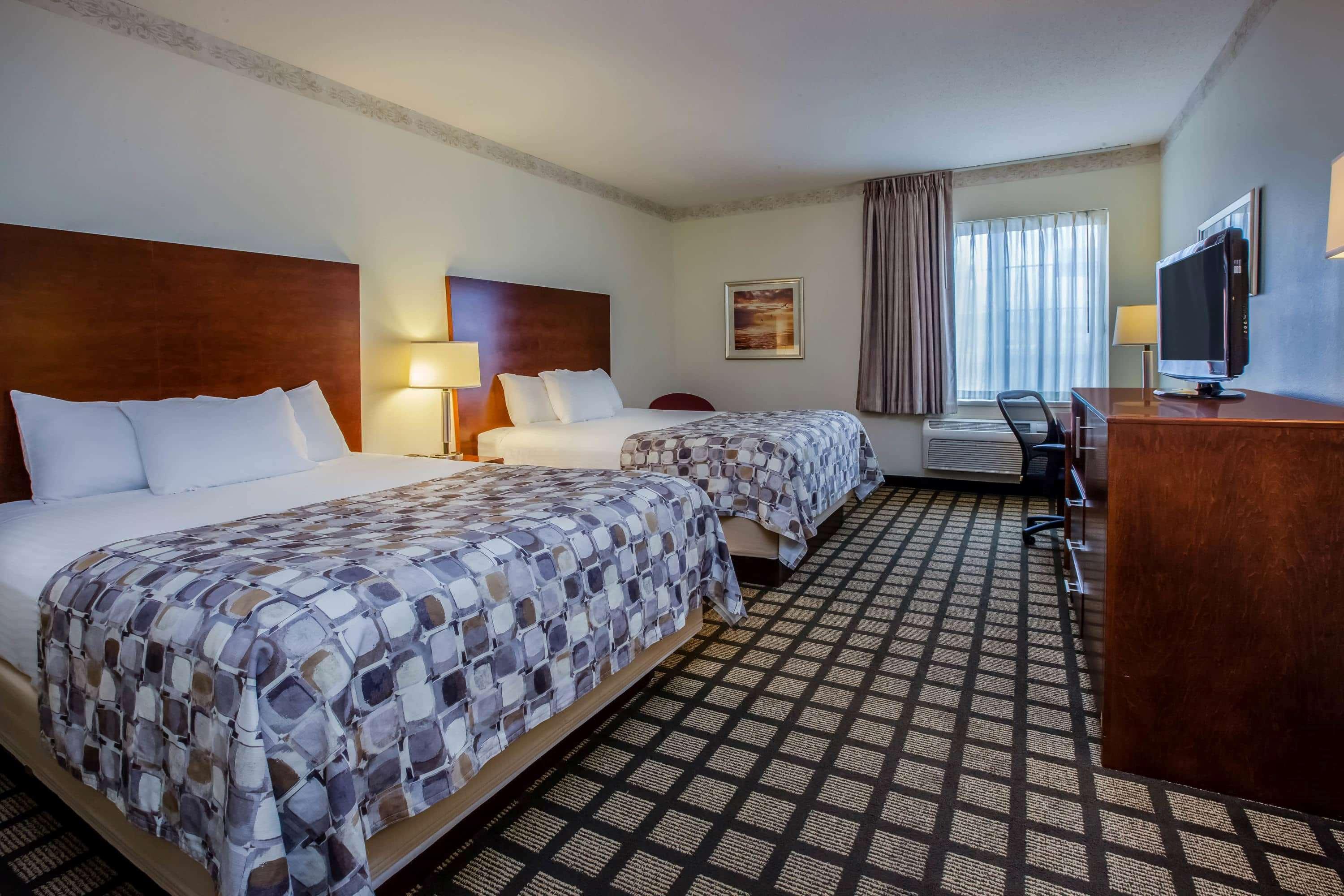 Baymont By Wyndham Mackinaw City Exterior foto