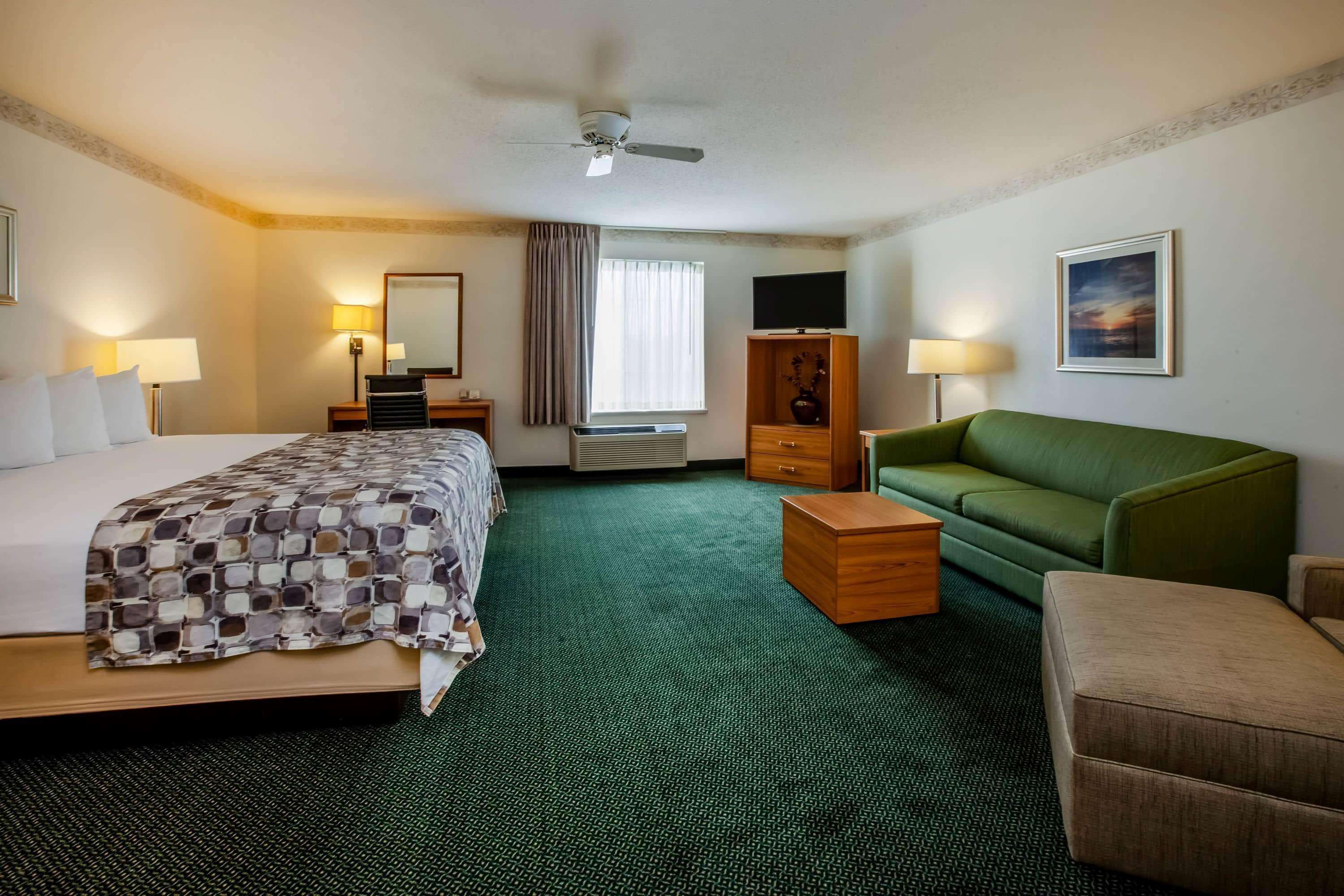 Baymont By Wyndham Mackinaw City Exterior foto