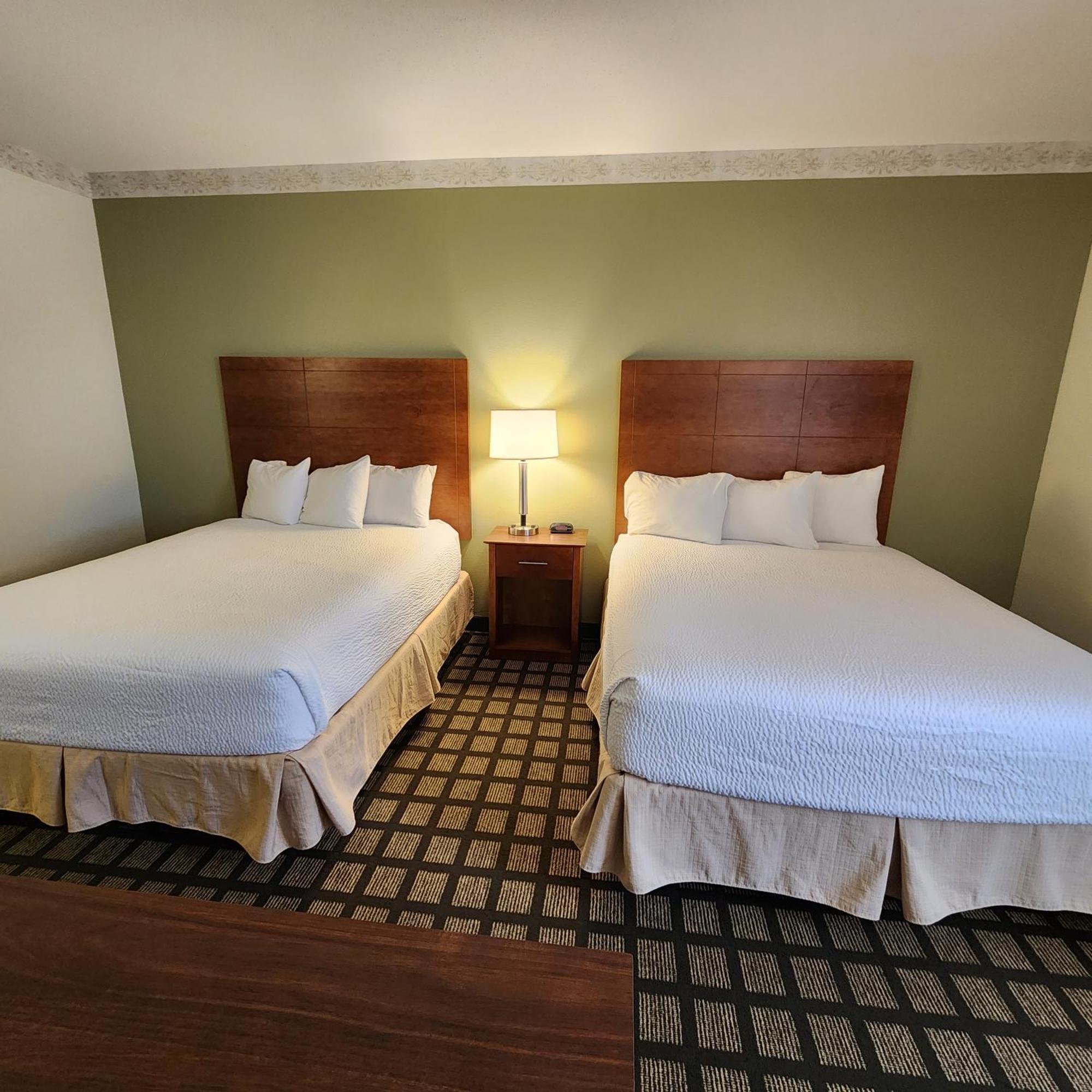 Baymont By Wyndham Mackinaw City Exterior foto